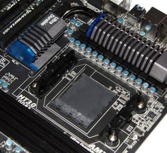 Gigabyte 990FXA-UD5 Motherboard
